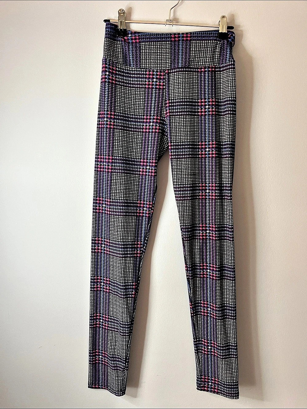 She's Got Leggz Plaid Leggings Black & Pink Petite